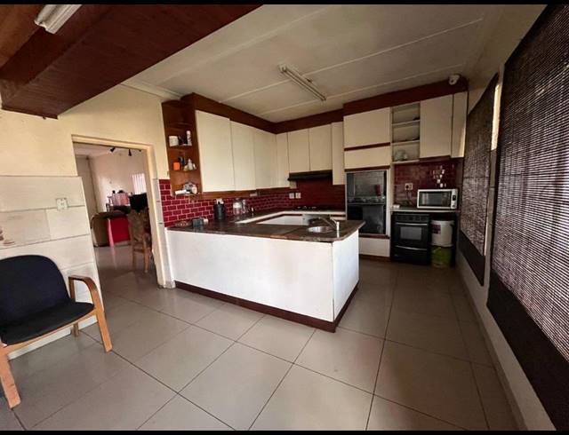 5 BEDROOM HOUSE FOR SALE IN KENSINGTON